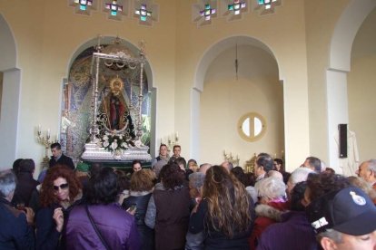 El mal tiempo no puede con los romeros. Cinco mil personas han asistido a la Romería de la Patrona a Torregarcía. Fotos: JA Barrios