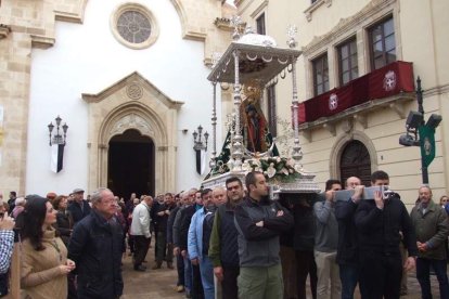 El mal tiempo no puede con los romeros. Cinco mil personas han asistido a la Romería de la Patrona a Torregarcía. Fotos: JA Barrios