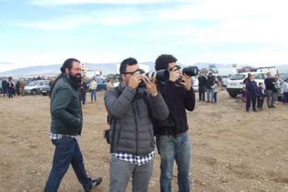 El mal tiempo no puede con los romeros. Cinco mil personas han asistido a la Romería de la Patrona a Torregarcía. Fotos: JA Barrios