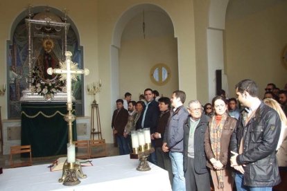 El mal tiempo no puede con los romeros. Cinco mil personas han asistido a la Romería de la Patrona a Torregarcía. Fotos: JA Barrios