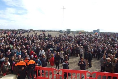 El mal tiempo no puede con los romeros. Cinco mil personas han asistido a la Romería de la Patrona a Torregarcía. Fotos: JA Barrios