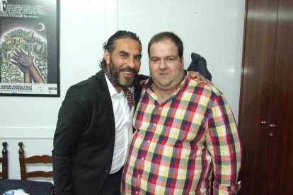 Pepe Carmona recogió el premio de la Peña El Taranto. Pedro, El Granaíno, con la guitarra de Juan Carmona, El Camborio, ofrecieron el rec