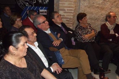 Pepe Carmona recogió el premio de la Peña El Taranto. Pedro, El Granaíno, con la guitarra de Juan Carmona, El Camborio, ofrecieron el rec