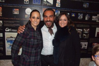 Pepe Carmona recogió el premio de la Peña El Taranto. Pedro, El Granaíno, con la guitarra de Juan Carmona, El Camborio, ofrecieron el rec