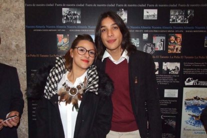 Pepe Carmona recogió el premio de la Peña El Taranto. Pedro, El Granaíno, con la guitarra de Juan Carmona, El Camborio, ofrecieron el rec