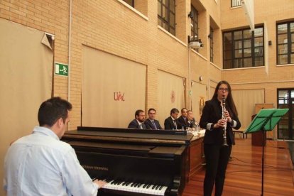 El acto de la Facultad de Derecho de la UAL, lo ha presidido el rector Carmelo Rodríguez. Fotos: JA Barrios