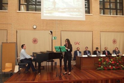 El acto de la Facultad de Derecho de la UAL, lo ha presidido el rector Carmelo Rodríguez. Fotos: JA Barrios