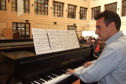 El acto de la Facultad de Derecho de la UAL, lo ha presidido el rector Carmelo Rodríguez. Fotos: JA Barrios