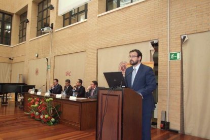 El acto de la Facultad de Derecho de la UAL, lo ha presidido el rector Carmelo Rodríguez. Fotos: JA Barrios