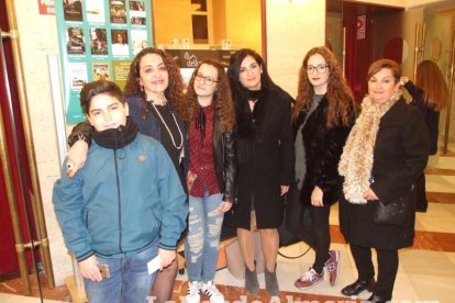 Mar Hernández cuelga el letrero ‘no hay billetes’ en su concierto