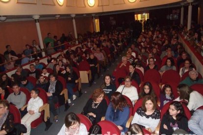Mar Hernández cuelga el letrero ‘no hay billetes’ en su concierto
