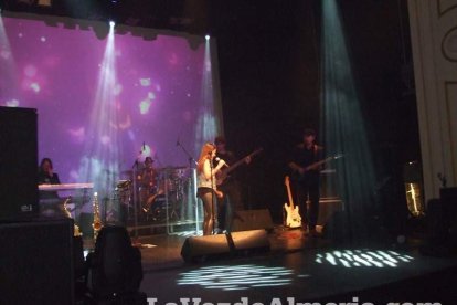 Mar Hernández cuelga el letrero ‘no hay billetes’ en su concierto