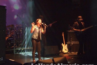 Mar Hernández cuelga el letrero ‘no hay billetes’ en su concierto