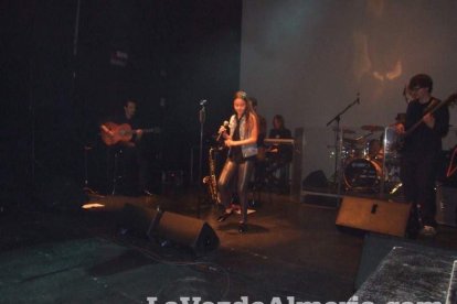 Mar Hernández cuelga el letrero ‘no hay billetes’ en su concierto