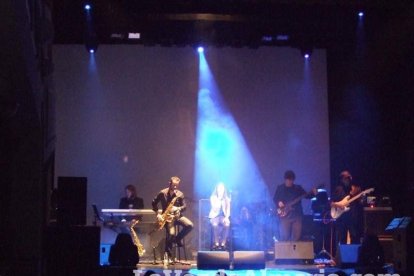 Mar Hernández cuelga el letrero ‘no hay billetes’ en su concierto