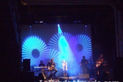 Mar Hernández cuelga el letrero ‘no hay billetes’ en su concierto