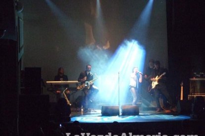 Mar Hernández cuelga el letrero ‘no hay billetes’ en su concierto