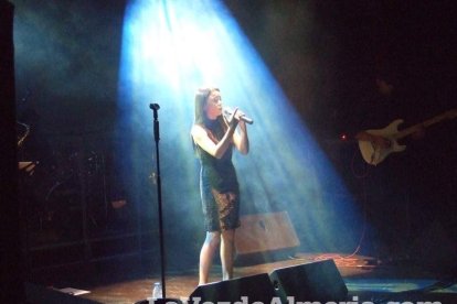 Mar Hernández cuelga el letrero ‘no hay billetes’ en su concierto