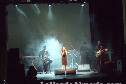 Mar Hernández cuelga el letrero ‘no hay billetes’ en su concierto