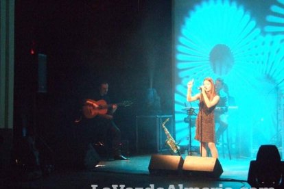 Mar Hernández cuelga el letrero ‘no hay billetes’ en su concierto