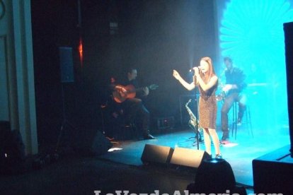Mar Hernández cuelga el letrero ‘no hay billetes’ en su concierto