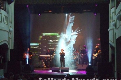 Mar Hernández cuelga el letrero ‘no hay billetes’ en su concierto