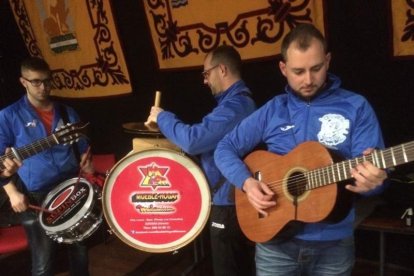 Juan Soto Quiles dirige esta formación y es autor de la letra y música del repertorio.