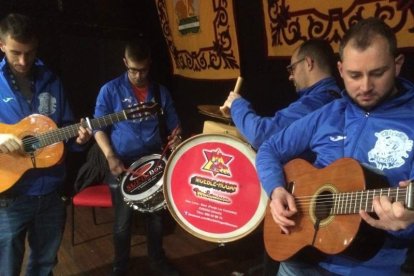 Juan Soto Quiles dirige esta formación y es autor de la letra y música del repertorio.
