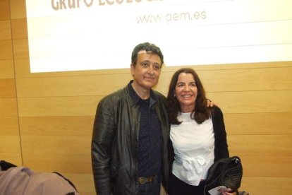 El cantante Manolo García ejerció de introductor en la gala celebrada en la Casa de las Mariposas. Fotos: JA Barrios