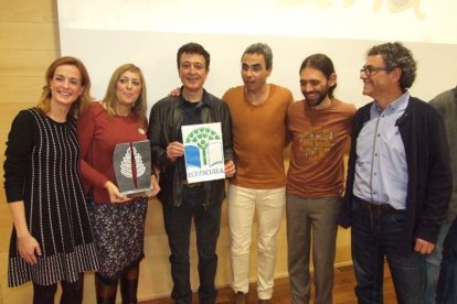 El cantante Manolo García ejerció de introductor en la gala celebrada en la Casa de las Mariposas. Fotos: JA Barrios