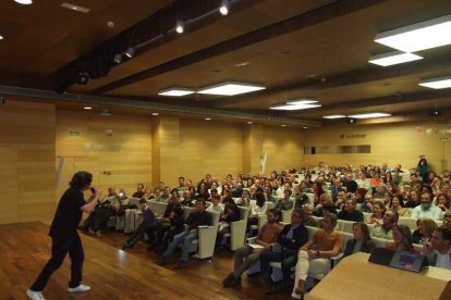 El cantante Manolo García ejerció de introductor en la gala celebrada en la Casa de las Mariposas. Fotos: JA Barrios