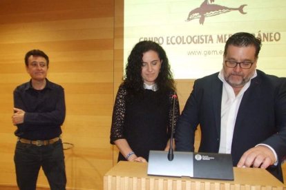 El cantante Manolo García ejerció de introductor en la gala celebrada en la Casa de las Mariposas. Fotos: JA Barrios