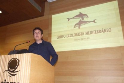El cantante Manolo García ejerció de introductor en la gala celebrada en la Casa de las Mariposas. Fotos: JA Barrios