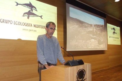 El cantante Manolo García ejerció de introductor en la gala celebrada en la Casa de las Mariposas. Fotos: JA Barrios