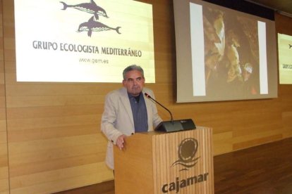 El cantante Manolo García ejerció de introductor en la gala celebrada en la Casa de las Mariposas. Fotos: JA Barrios