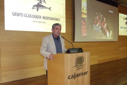 El cantante Manolo García ejerció de introductor en la gala celebrada en la Casa de las Mariposas. Fotos: JA Barrios