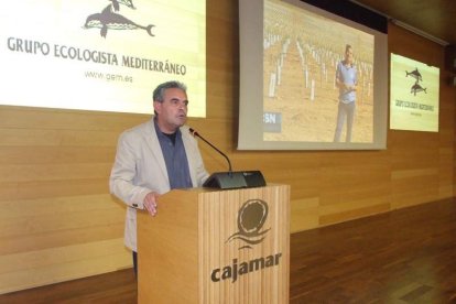 El cantante Manolo García ejerció de introductor en la gala celebrada en la Casa de las Mariposas. Fotos: JA Barrios