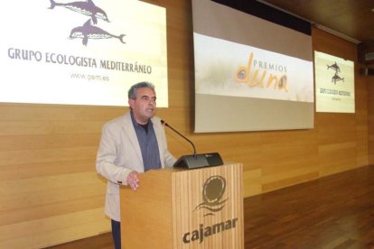 El cantante Manolo García ejerció de introductor en la gala celebrada en la Casa de las Mariposas. Fotos: JA Barrios