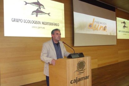 El cantante Manolo García ejerció de introductor en la gala celebrada en la Casa de las Mariposas. Fotos: JA Barrios