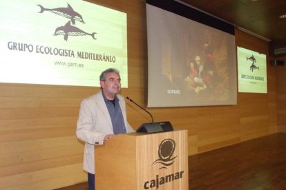El cantante Manolo García ejerció de introductor en la gala celebrada en la Casa de las Mariposas. Fotos: JA Barrios
