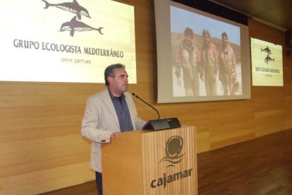 El cantante Manolo García ejerció de introductor en la gala celebrada en la Casa de las Mariposas. Fotos: JA Barrios