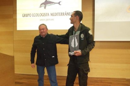 El cantante Manolo García ejerció de introductor en la gala celebrada en la Casa de las Mariposas. Fotos: JA Barrios