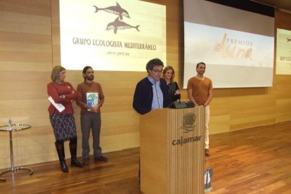 El cantante Manolo García ejerció de introductor en la gala celebrada en la Casa de las Mariposas. Fotos: JA Barrios