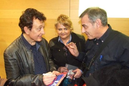 El cantante Manolo García ejerció de introductor en la gala celebrada en la Casa de las Mariposas. Fotos: JA Barrios