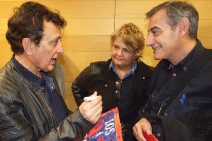 El cantante Manolo García ejerció de introductor en la gala celebrada en la Casa de las Mariposas. Fotos: JA Barrios