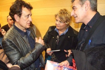 El cantante Manolo García ejerció de introductor en la gala celebrada en la Casa de las Mariposas. Fotos: JA Barrios