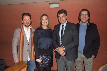 1ª semifinal del concurso de Carnaval. El Auditorio Maestro Padilla se ha llenado de gran apoyo a la fiesta.Fotos: JBarrios
