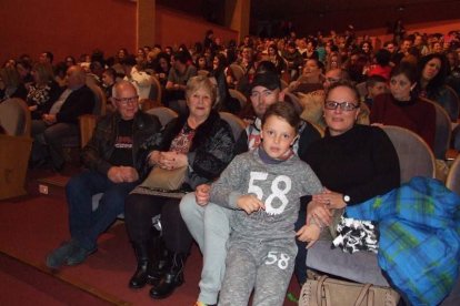 1ª semifinal del concurso de Carnaval. El Auditorio Maestro Padilla se ha llenado de gran apoyo a la fiesta.Fotos: JBarrios
