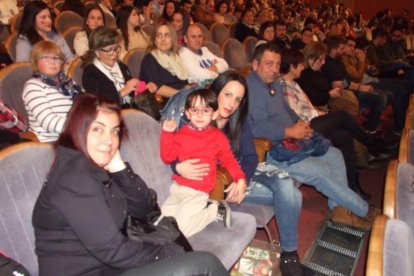 1ª semifinal del concurso de Carnaval. El Auditorio Maestro Padilla se ha llenado de gran apoyo a la fiesta.Fotos: JBarrios