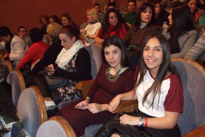 1ª semifinal del concurso de Carnaval. El Auditorio Maestro Padilla se ha llenado de gran apoyo a la fiesta.Fotos: JBarrios